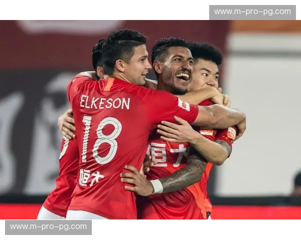 巅峰对决：广州恒大与火车头的绿茵史诗，不止于胜负